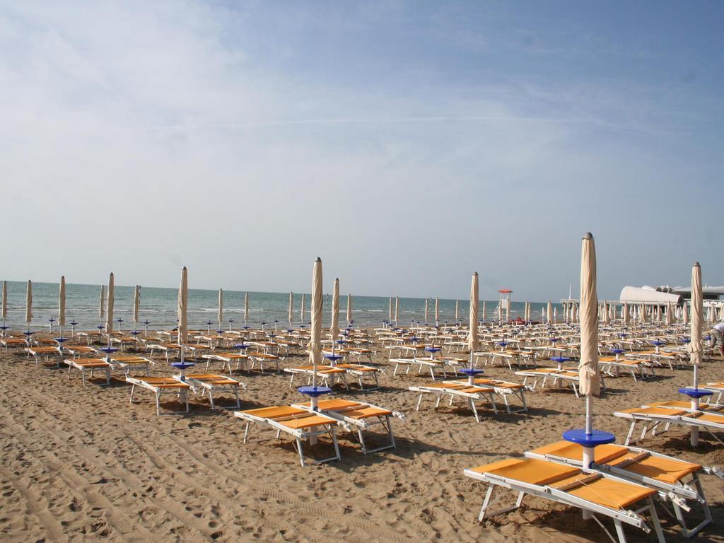 Patrizia Lägenhet Lignano Sabbiadoro Exteriör bild