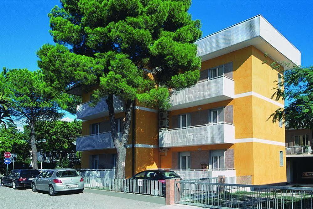 Patrizia Lägenhet Lignano Sabbiadoro Exteriör bild